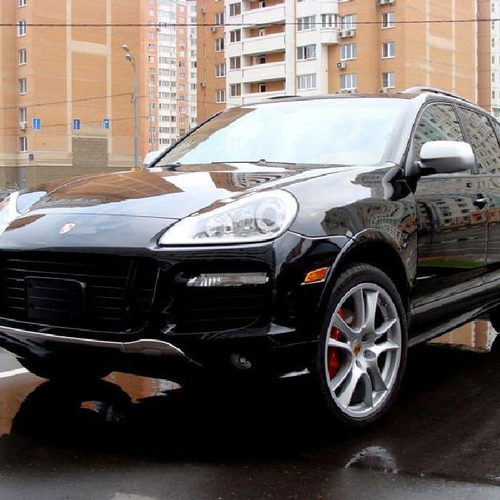 Porcshe Cayenne, черный